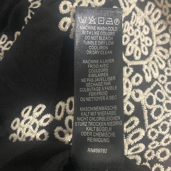 Adrianna Papell Scalloped Embroidered Hem Top in Black and Ivory Size XL - Picture 6 of 8